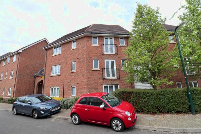 2 Bedroom Flat To Rent In Millers Drive, Great Notley, Braintree, CM77
