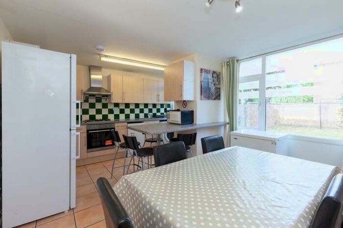 5 Bedroom Semi-Detached House To Rent In Nuffield Road, Headington, OX3