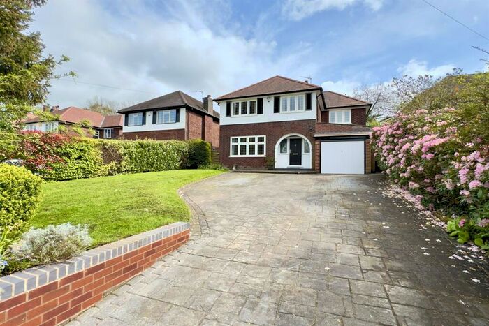 4 Bedroom Detached House For Sale In London Road, Adlington, SK10