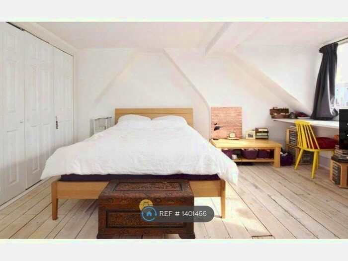 3 Bedroom Flat To Rent In Gleneagle Road, London, SW16