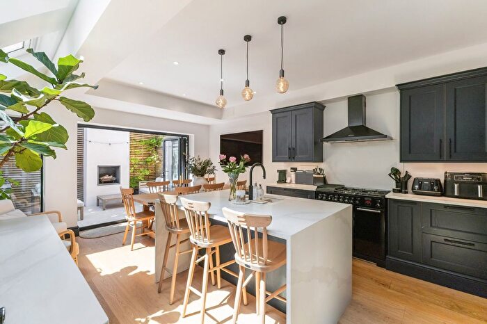 4 Bedroom Terraced House For Sale In Bronsart Road, London, SW6