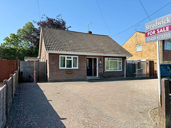 4 Bedroom Detached Bungalow For Sale In Windsor Road, Lindford, Hampshire, GU35