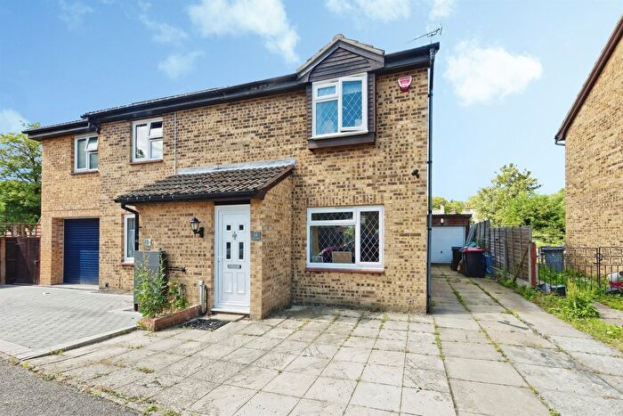 3 Bedroom Semi-Detached House For Sale In The Coppice, Sturry, Canterbury, CT2