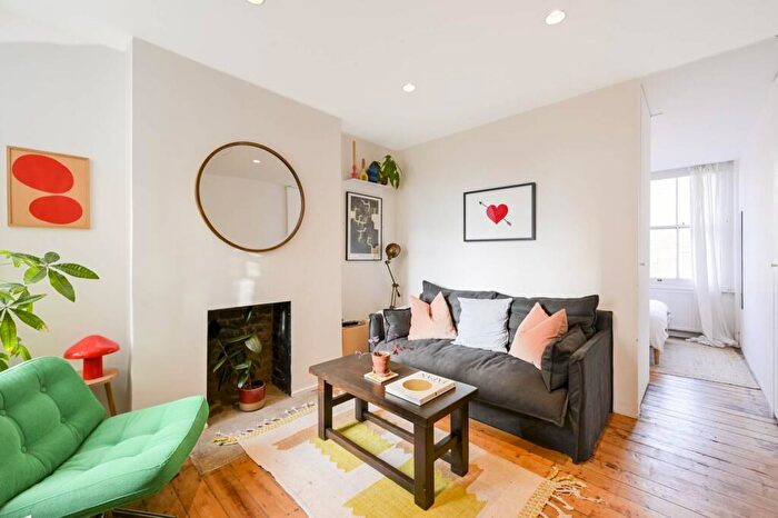 2 Bedroom Flat To Rent In Southwell Road, Camberwell, London, SE5