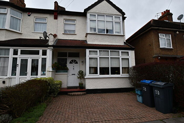 3 Bedroom End Of Terrace House For Sale In Pagehurst Road, Croydon, CR0