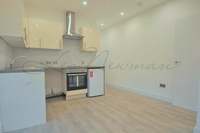 1 Bedroom Flat To Rent In Northbrook Street, Newbury, RG14