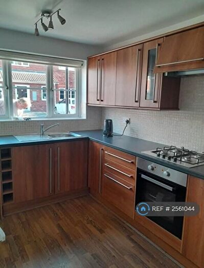 3 Bedroom End Of Terrace House To Rent In Mews Court, Armthorpe, Doncaster, DN3