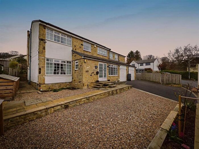 4 Bedroom Detached House For Sale In Walker Wood, Baildon, BD17