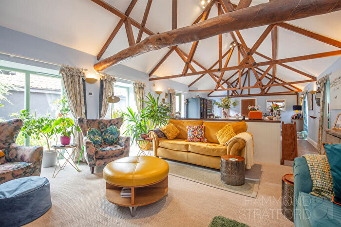 4 Bedroom Barn Conversion For Sale In The Street, Ashwellthorpe, NR16