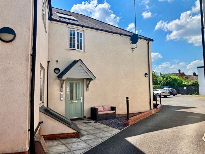 2 Bedroom Flat To Rent In North Street, Wellington, TA21