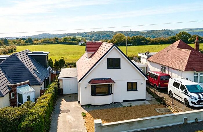 5 Bedroom Bungalow For Sale In Maes Y Castell, Llanrhos, LL30
