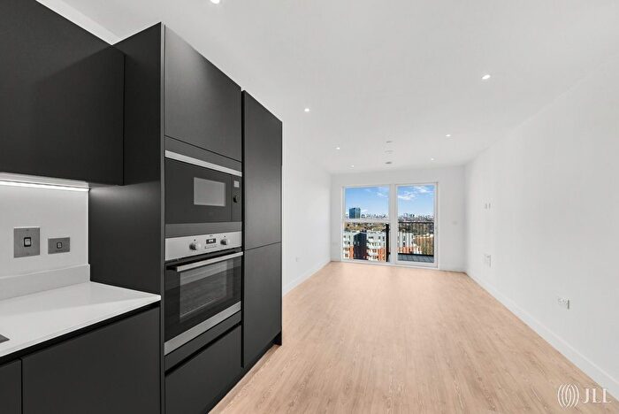 1 Bedroom Flat To Rent In Jargonelle House, Pavana Square Brentford, TW8