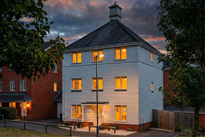 4 Bedroom Detached House For Sale In Unexpectedly Re-available Due To Broken Chain | Cedar Avenue, Haywards Heath, RH16