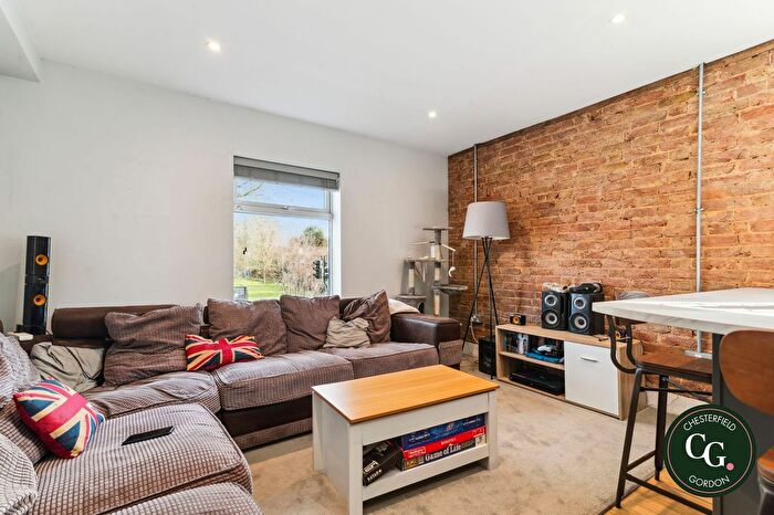 1 Bedroom End Of Terrace House For Sale In Kingston Road, Leatherhead, KT22