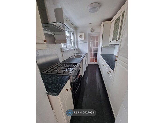 2 Bedroom End Of Terrace House To Rent In King Edwards Road, Barking, IG11