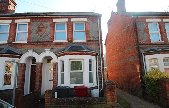 6 Bedroom End Of Terrace House For Sale In Thames Avenue, Reading, RG1