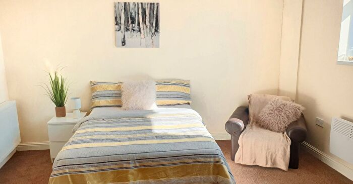 Studio To Rent In Market Place, Wednesbury, WS10