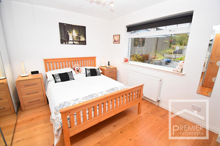 2 Bedroom Detached Bungalow For Sale In Clydeview Road, Bothwell, G71