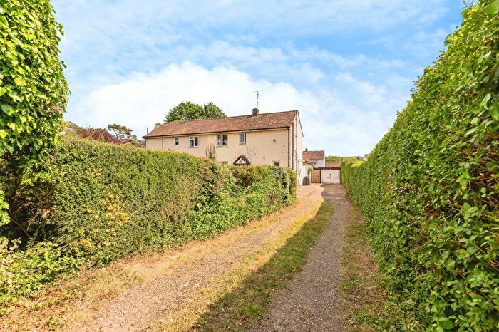 3 Bedroom Semi-Detached House For Sale In Shelford Road, Radcliffe-on-Trent, Nottingham, Nottinghamshire, NG12