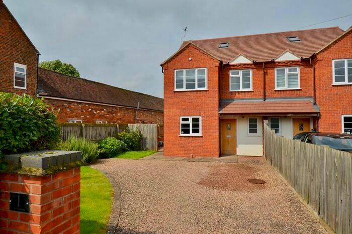 4 Bedroom Semi-Detached House For Sale In Broadway Lane, Fladbury, Pershore, WR10