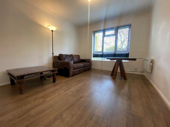 1 Bedroom Flat To Rent In Lang House, Ward Road, London, N19