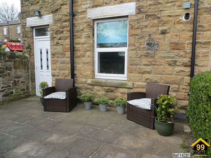 2 Bedroom End Of Terrace House To Rent In Overthorpe Road, Dewsbury, West Yorkshire, WF12