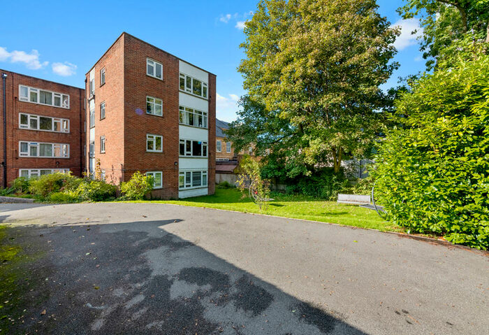 2 Bedroom Apartment To Rent In Ivor Court, Crouch Hill, N8