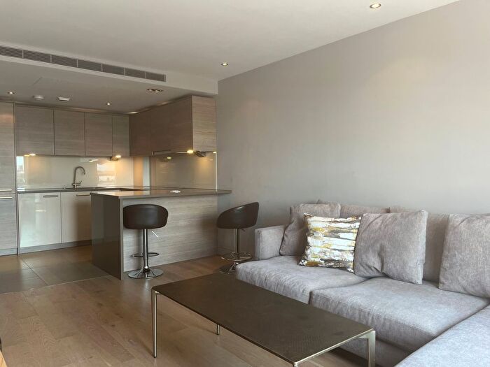 2 Bedroom Flat To Rent In Park Street, London, SW6