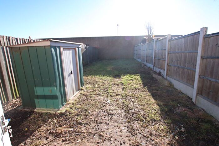 3 Bedroom Terraced House For Sale In Moorside Road, Bromley, BR1