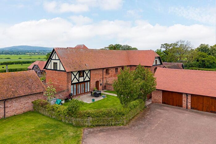 3 Bedroom Semi Detached House To Rent In Dodleston Lane, Pulford, CH4