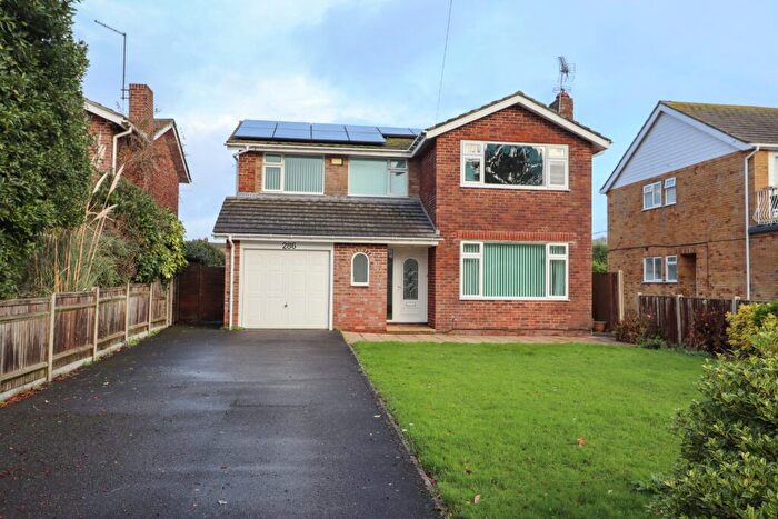 4 Bedroom Detached House For Sale In Seafront, Hayling Island, PO11