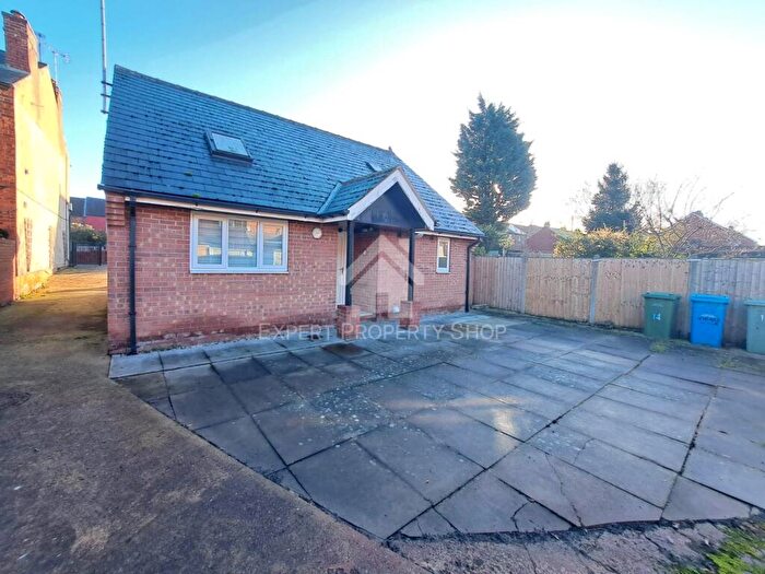 2 Bedroom Bungalow To Rent In Vicars Walk, Worksop, S80