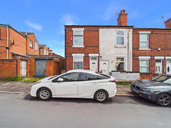 2 Bedroom End Of Terrace House To Rent In Gordon Road, Thorneywood, Nottingham, NG3