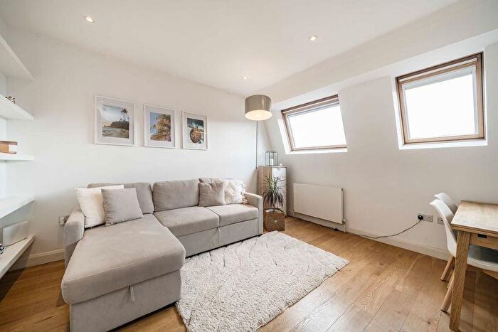 1 Bedroom Flat To Rent In Lancaster Road, London, W11