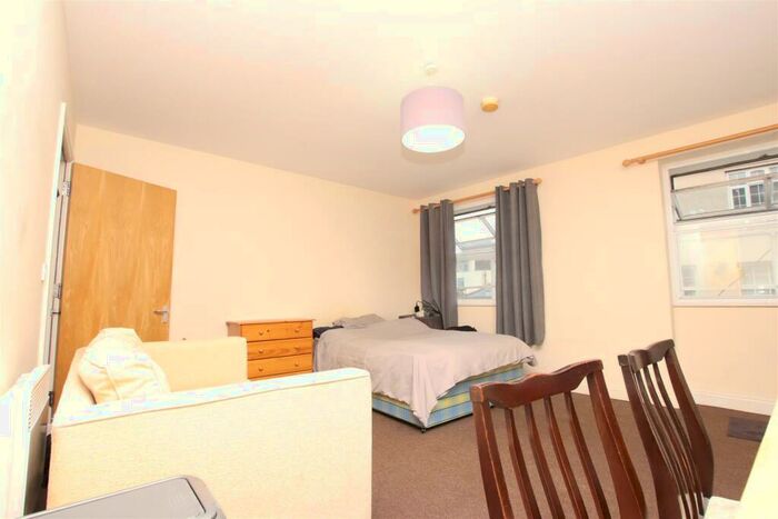 Flat To Rent In St. Stephens Street, Bristol, BS1