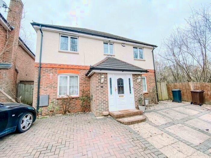 4 Bedroom Detached House To Rent In Corben Close, Maidstone, ME16