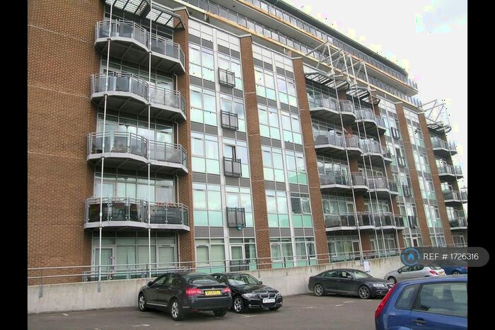 3 Bedroom Flat To Rent In Gerry Raffles Square, London, E15