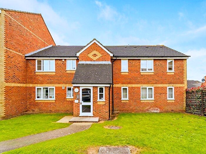 2 Bedroom Flat To Rent In Redford Close, Feltham, TW13