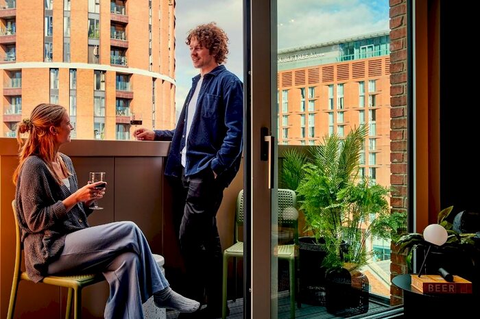 2 Bedroom Apartment To Rent In Wharf Approach, Leeds, West Yorkshire, LS1