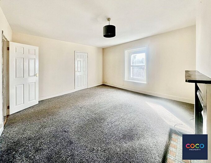 2 Bedroom Flat For Sale In Fortuneswell, - Fortuneswell, DT5