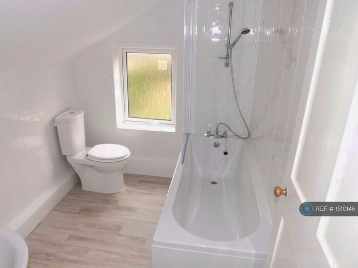 2 Bedroom Terraced House To Rent In Fenlake Road, Bedford, MK42