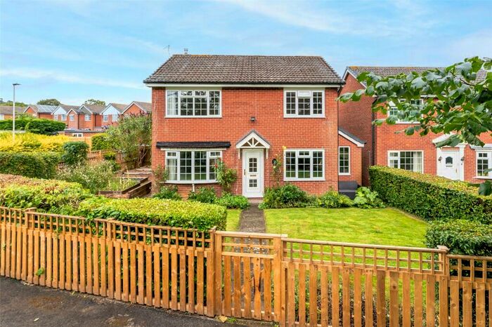 4 Bedroom Detached House For Sale In Throstle Nest Close, Otley, North Yorkshire, LS21