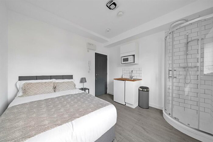 Studio To Rent In Well Hall Parade, London, SE9