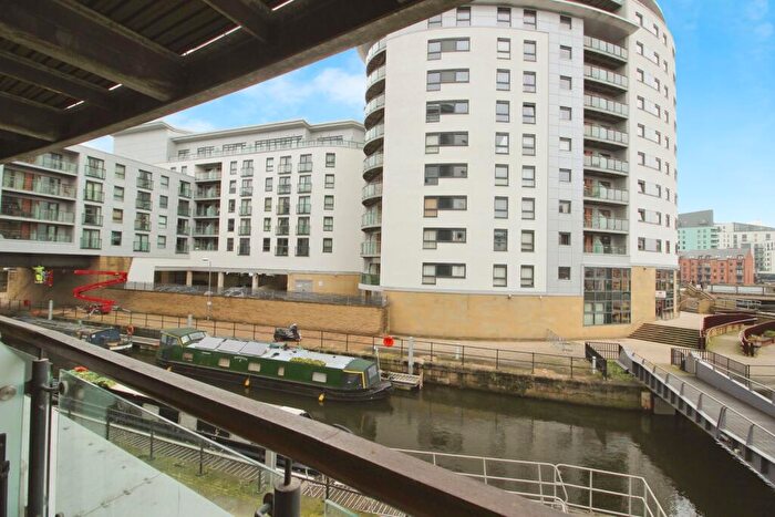 2 Bedroom Flat For Sale In Chadwick Street, Leeds, West Yorkshire, LS10