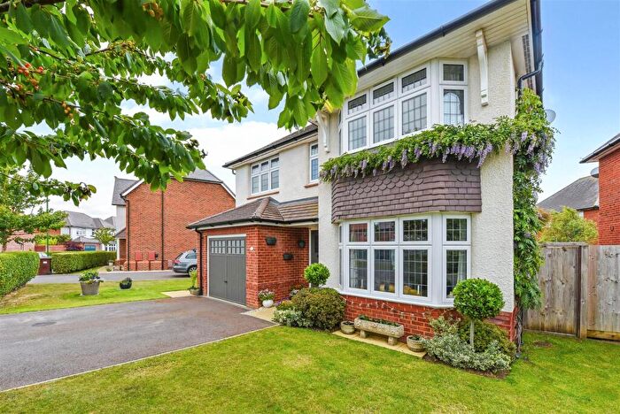 4 Bedroom Detached House For Sale In Songthrush Lane, Barnham, PO22