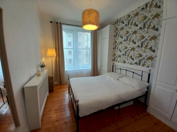 2 Bedroom Flat To Rent In Piersfield Grove, Edinburgh, Midlothian EH8