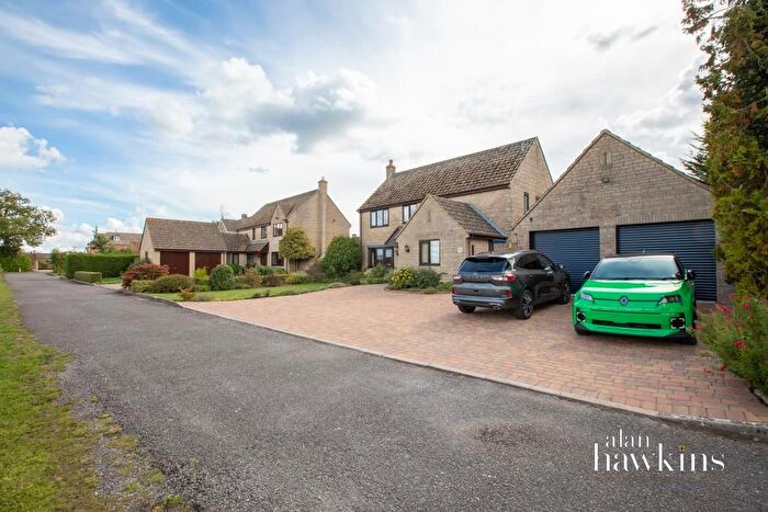 4 Bedroom Detached House For Sale In The Common, Brinkworth, SN15