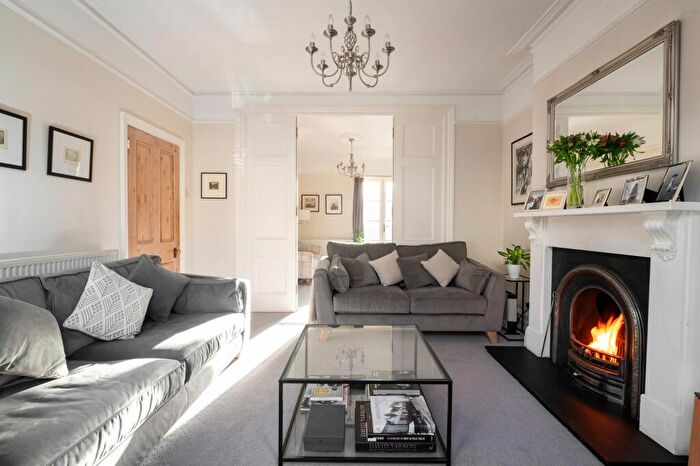 4 Bedroom Detached House For Sale In Waterloo Road, Bedford, MK40