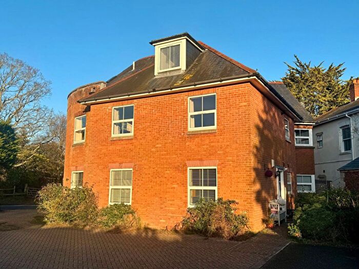 2 Bedroom Flat For Sale In Everton Road, Hordle, Hampshire, SO41