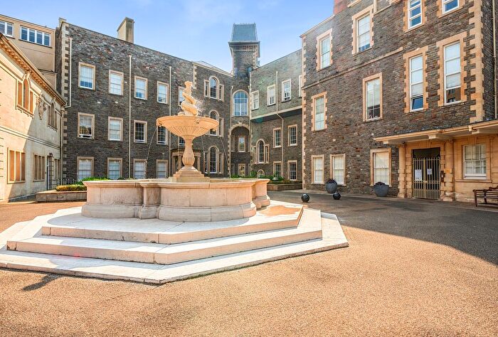 1 Bedroom Flat For Sale In Guinea Street, Bristol, Somerset, BS1